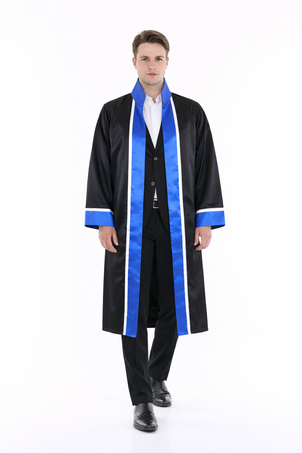 Siyah sax mezuniyet cübbesi